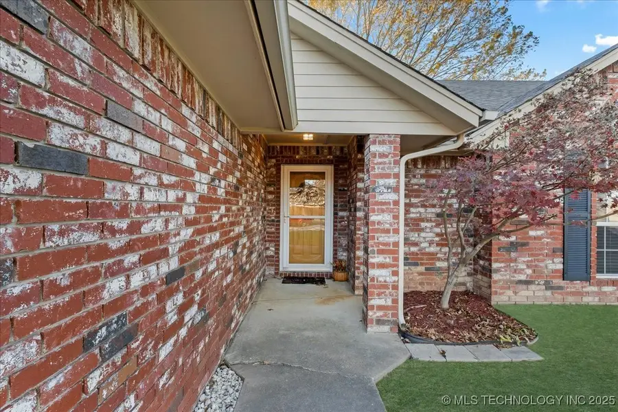 308 S Taft Avenue, Wagoner, OK 74477 - Image #2