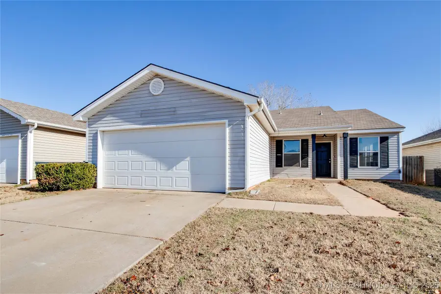 1000 Edinburg Drive, Yukon, OK 73099 - #2