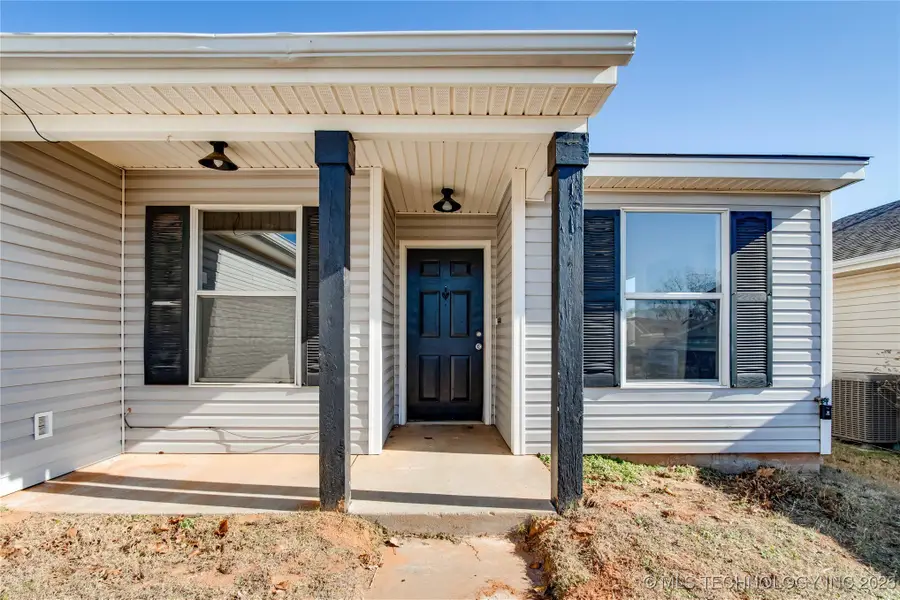 1000 Edinburg Drive, Yukon, OK 73099 - #3