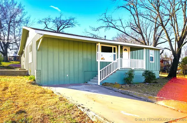 1126 S 2nd Street, Stilwell, OK 74960