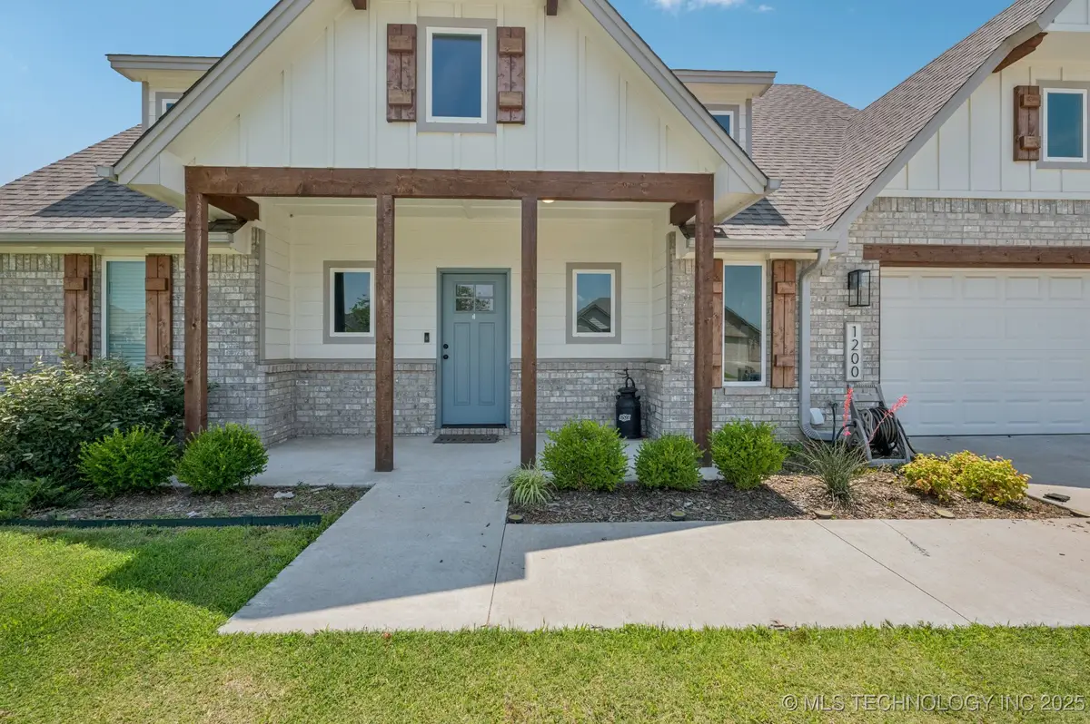 1200 SE 15th, Pryor, OK 74361 - #1