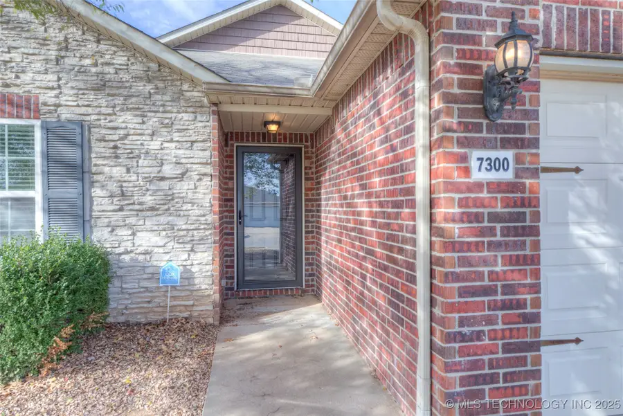7300 S Gardenia Avenue, Broken Arrow, OK 74011 - Image #2