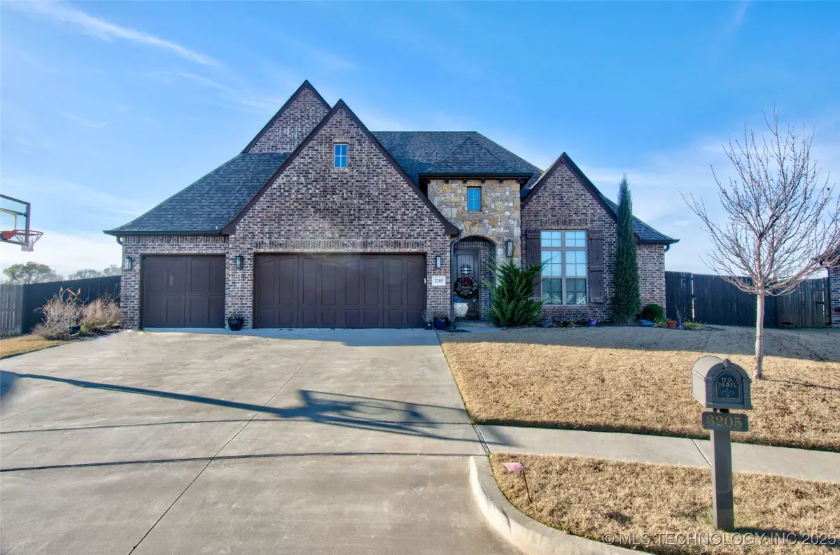 3205 W Van Buren Court S, Broken Arrow, OK 74011 - Image #1