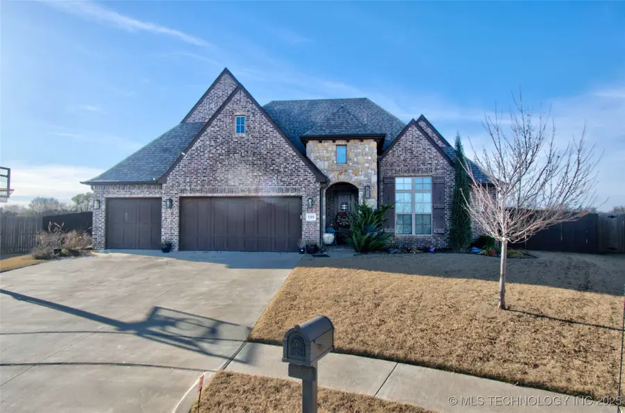 3205 W Van Buren Court S, Broken Arrow, OK 74011 - Image #2
