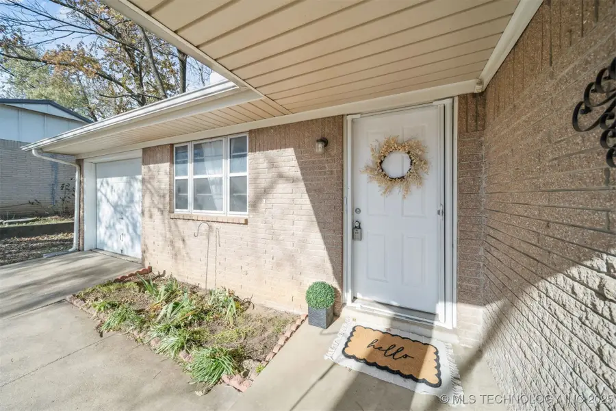 18551 E Admiral Boulevard S, Tulsa, OK 74015 - Image #2