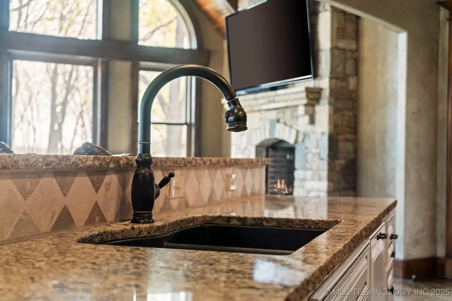 9931 N Chadford Road, Owasso, OK 74055 - Image #2