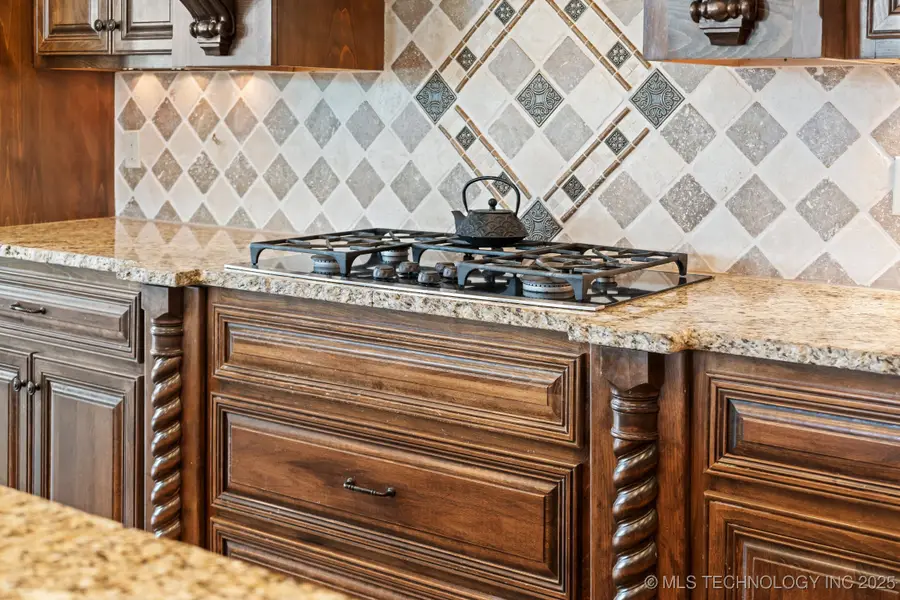 9931 N Chadford Road, Owasso, OK 74055 - Image #3