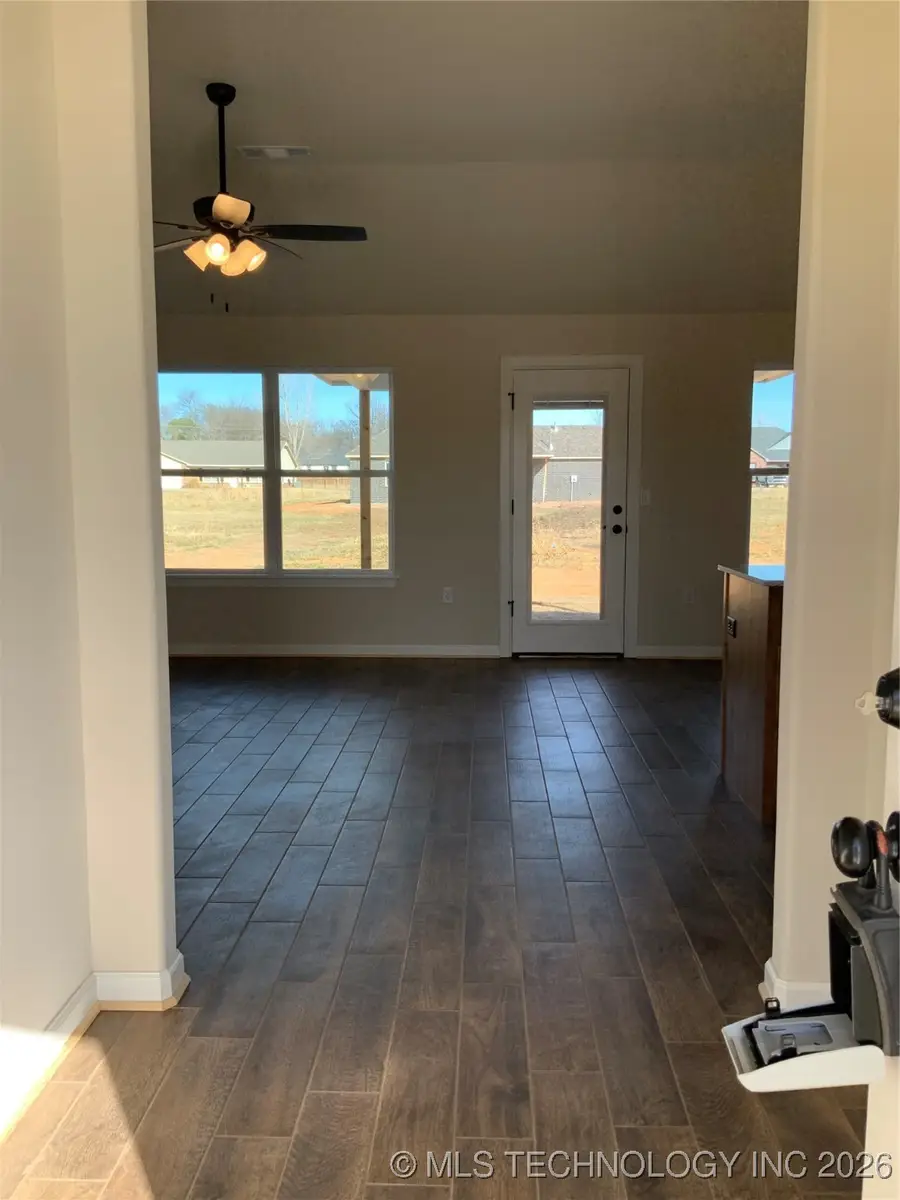 412 NW 7th Street, Wagoner, OK 74467 - #2