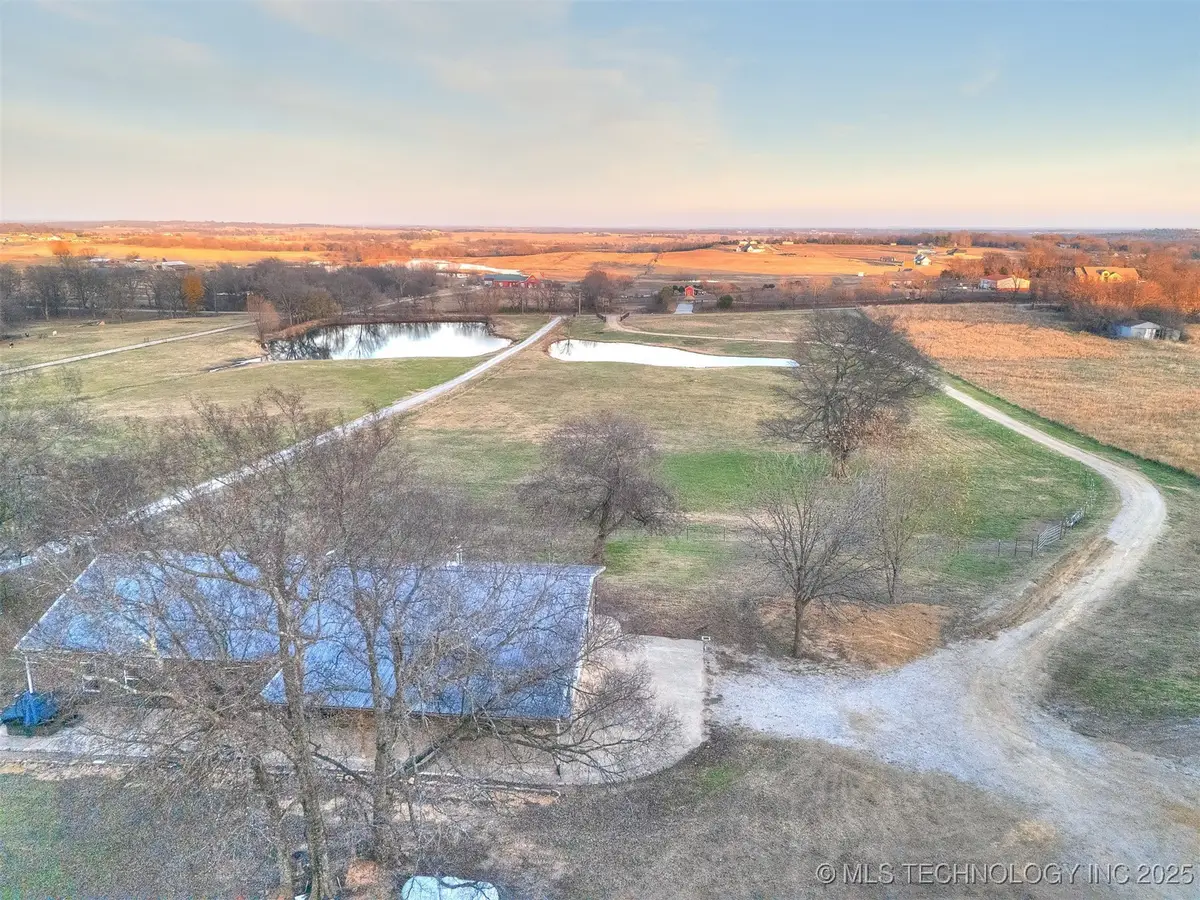 10854 S 305th East Avenue, Coweta, OK 74429 - Image #1