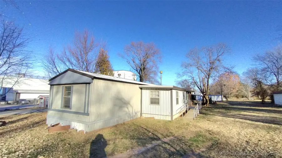 235 S Cherokee, Stilwell, OK 74960 - Image #2