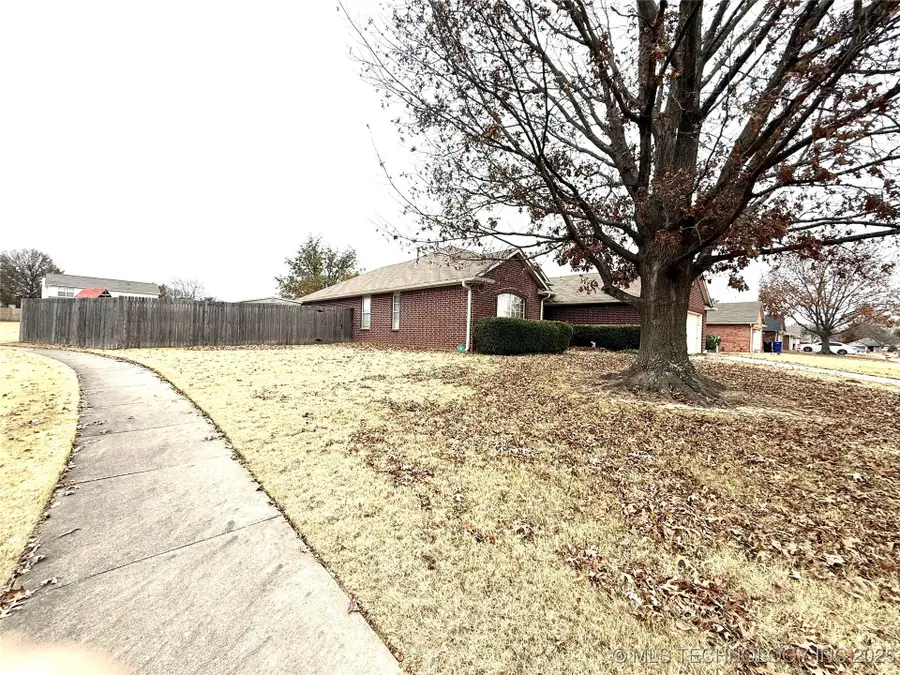 213 W Charleston Street, Broken Arrow, OK 74011 - Image #3