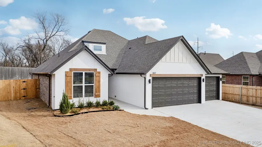 1307 N Beech Street, Broken Arrow, OK 74012 - Image #2