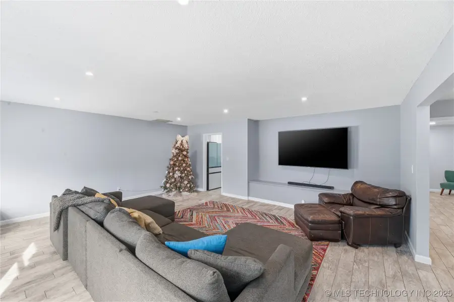 2301 N Union Place, Tulsa, OK 74127 - Image #3