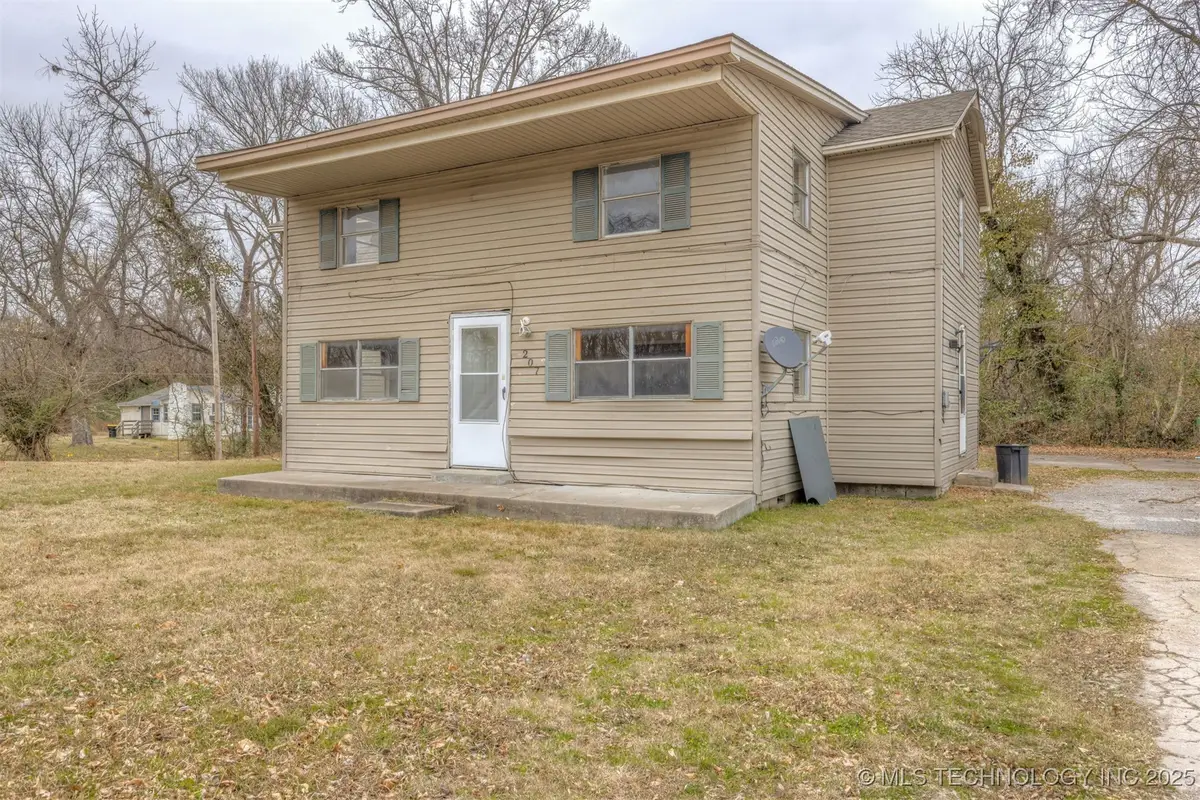 207 S Bixby Street, Coweta, OK 74429 - Image #1
