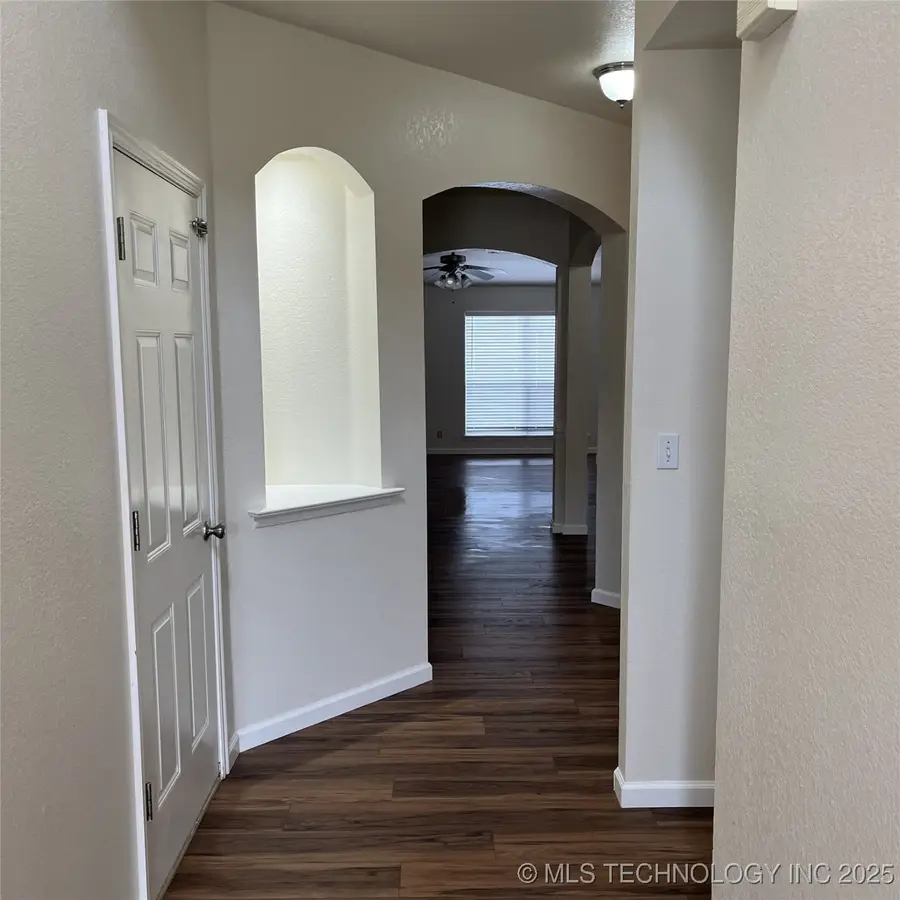 11899 S 269th East Avenue, Coweta, OK 74429 - Image #2