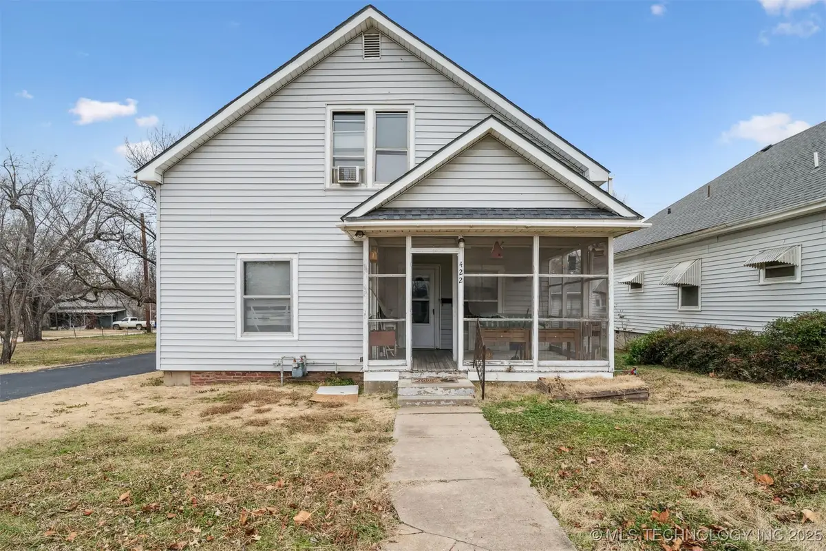 422 W Davis Drive, Nowata, OK 74048 - Image #1