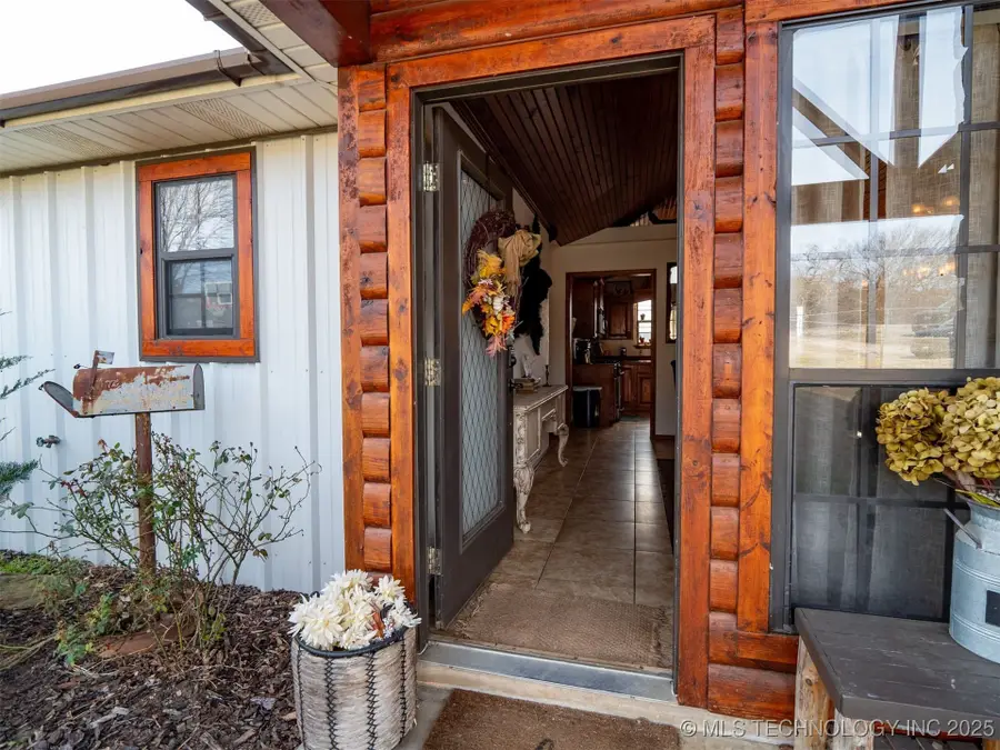 8446 E Greasy Bend Road, Stringtown, OK 74569 - #2