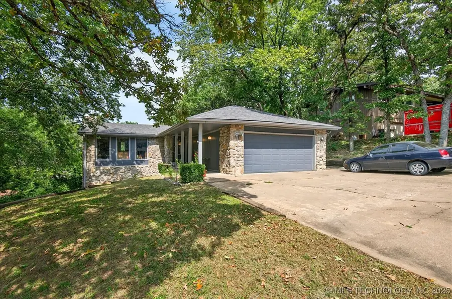 1329 Oakdale Drive, Bartlesville, OK 74006 - Image #2