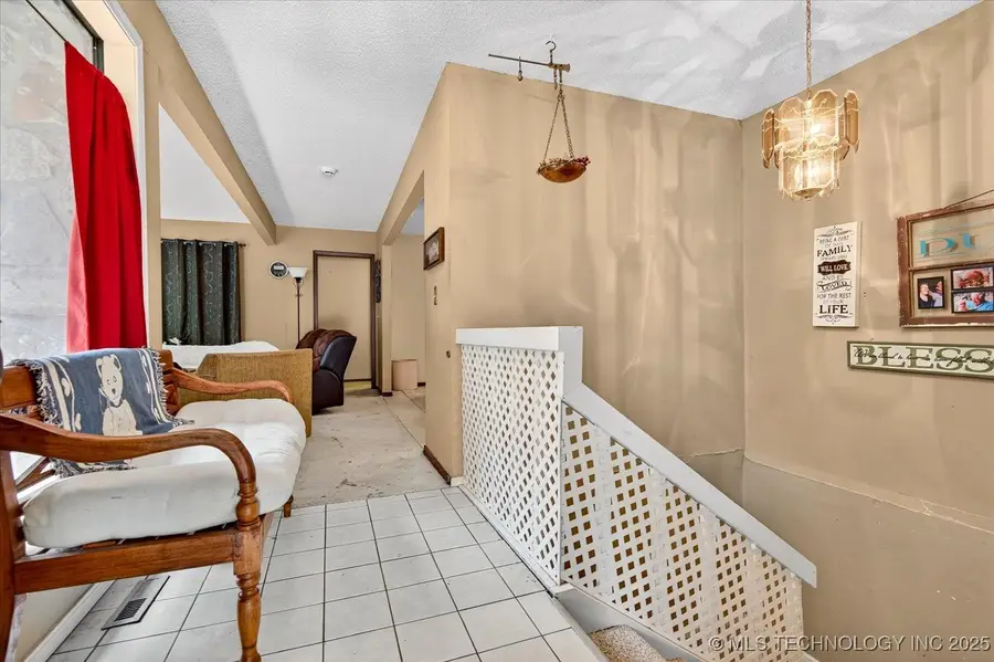 1329 Oakdale Drive, Bartlesville, OK 74006 - Image #3