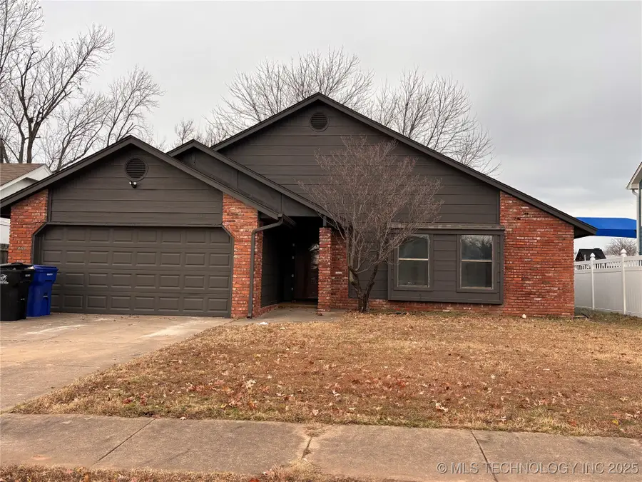 1216 N Cypress Avenue, Broken Arrow, OK 74012 - Image #2