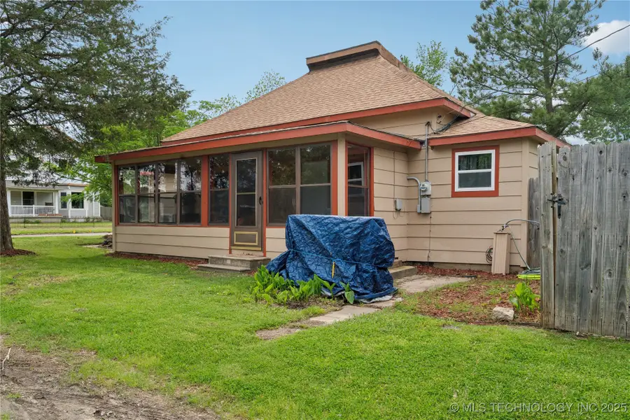 200 E Young Street, Morris, OK 74445 - Image #2