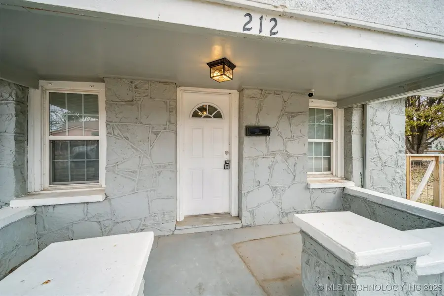 212 K Street Nw, Miami, OK 74354 - Image #2