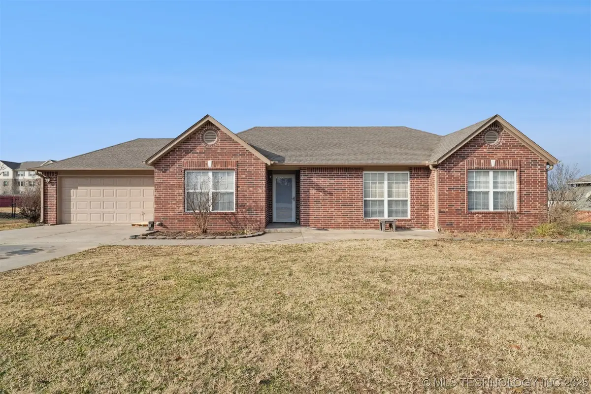 18910 S Canyon Creek Road, Claremore, OK 74017 - Image #1