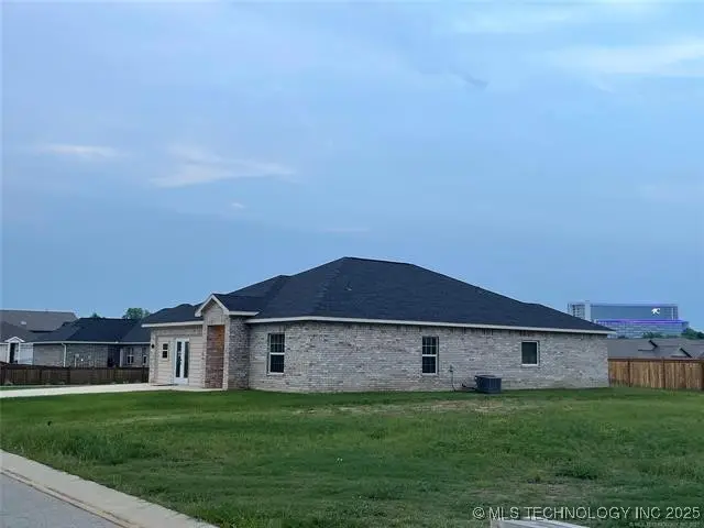 1198 Bullrush Circle, Calera, OK 74730 - Image #2