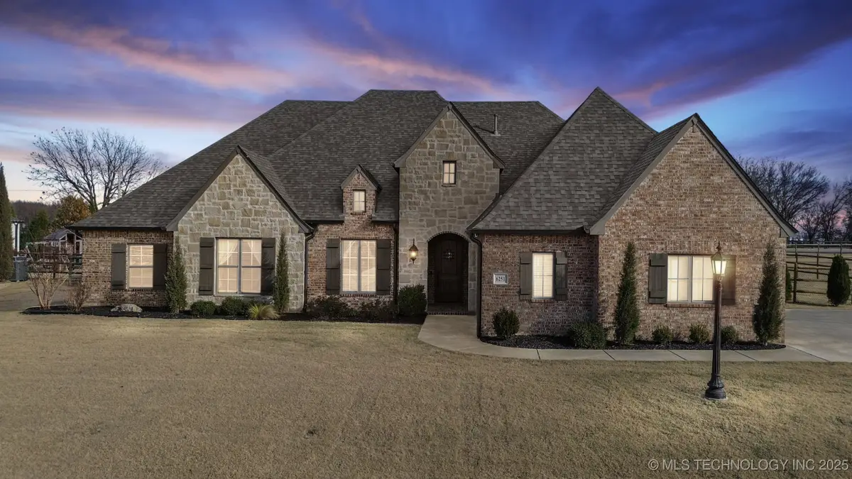 6251 N Creekwood Drive, Owasso, OK 74055 - Image #1