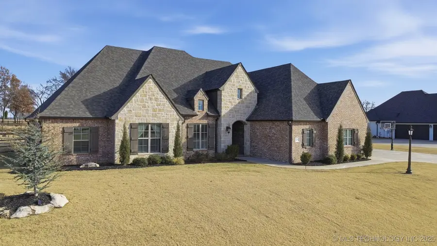 6251 N Creekwood Drive, Owasso, OK 74055 - Image #3