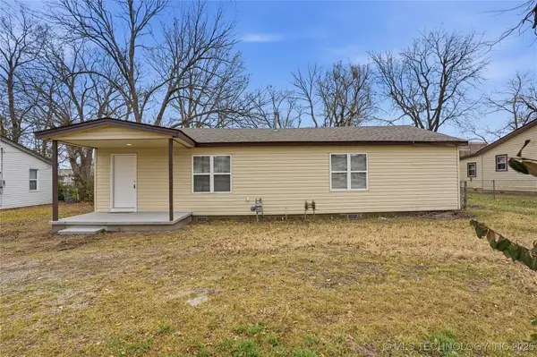 212 S Ash Street, Catoosa, OK 74015