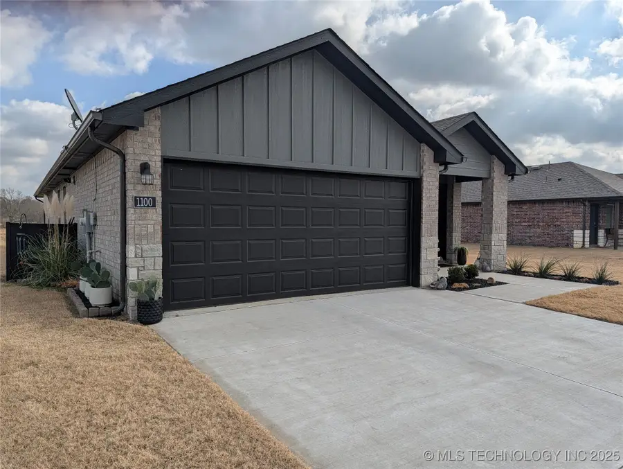 1100 N Arapahoe Avenue, Chouteau, OK 74337 - Image #3