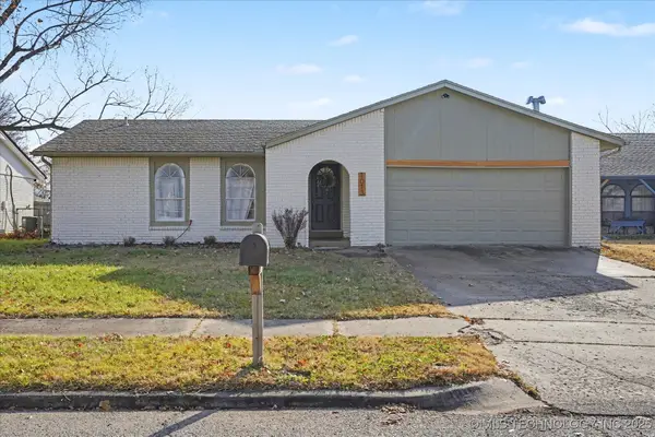 1013 W Memphis Street, Broken Arrow, OK 74012