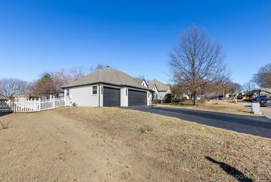 3204 Heritage Drive, Claremore, OK 74019 - #3