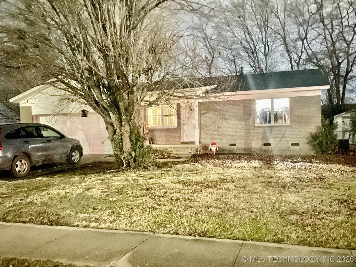 601 E 8th Street, Owasso, OK 74055 - #1