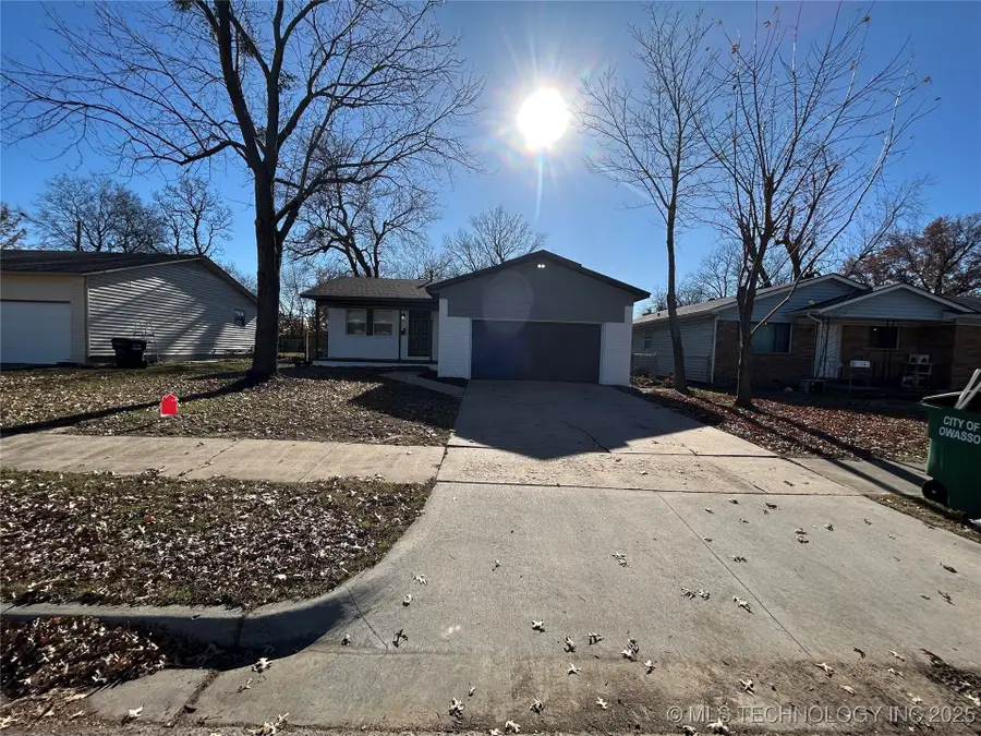 308 W 3rd Street, Owasso, OK 74055 - Image #2