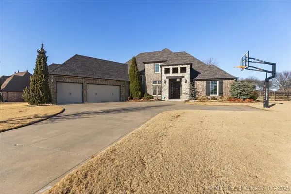 19063 E Twin Creeks Drive, Owasso, OK 74055