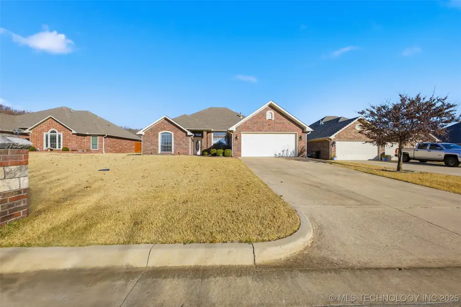 424 Westchester, Ada, OK 74820 - Image #2