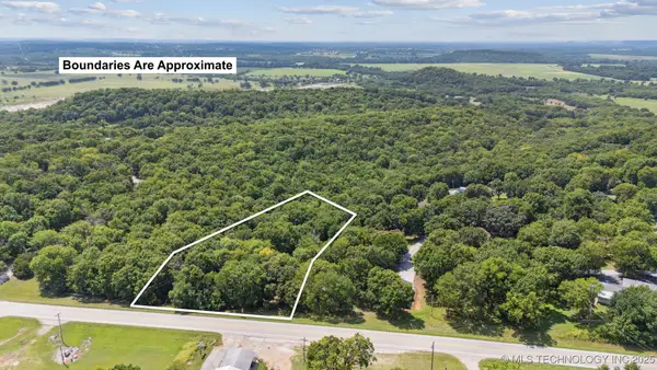 9885 E Mesa Drive, Claremore, OK 74017