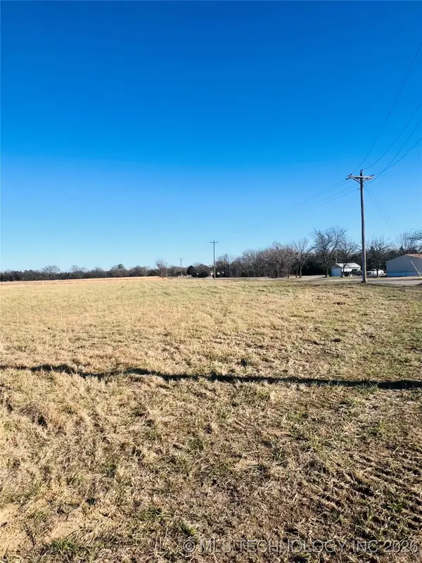 S Elwood Avenue, Mounds, OK 74047