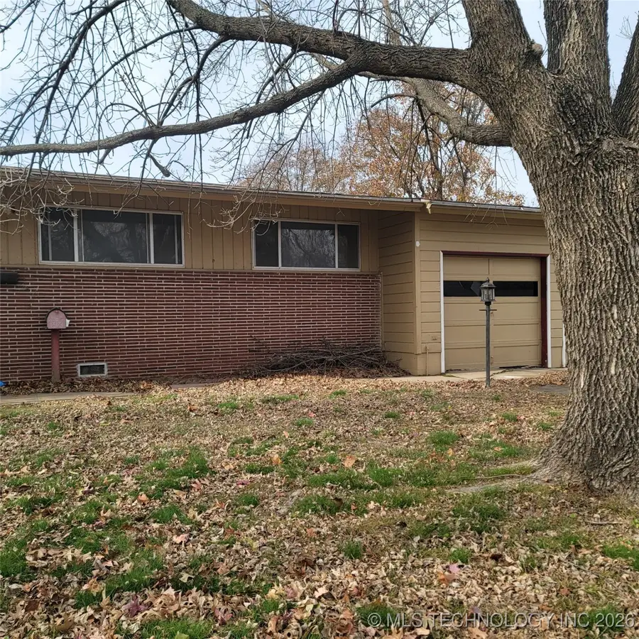 337 N Crabtree Road, Muskogee, OK 74403 - Image #2