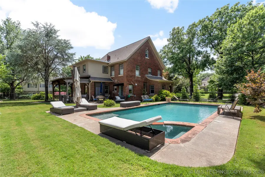 2261 S Terwilleger Boulevard, Tulsa, OK 74114 - Image #3