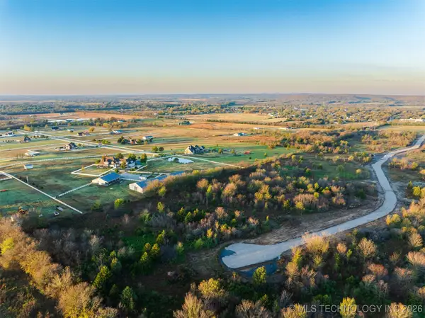 013 W 195th Street S, Mounds, OK 74047