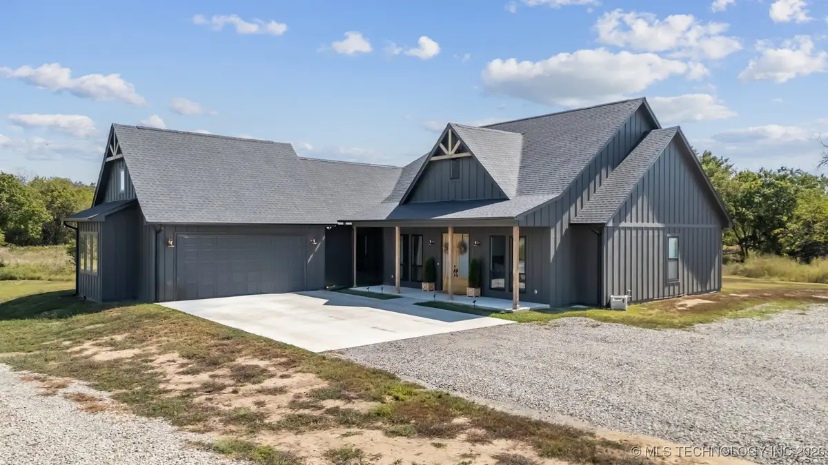 3111 S Rosebud Lane, Cushing, OK 74023 - Image #1