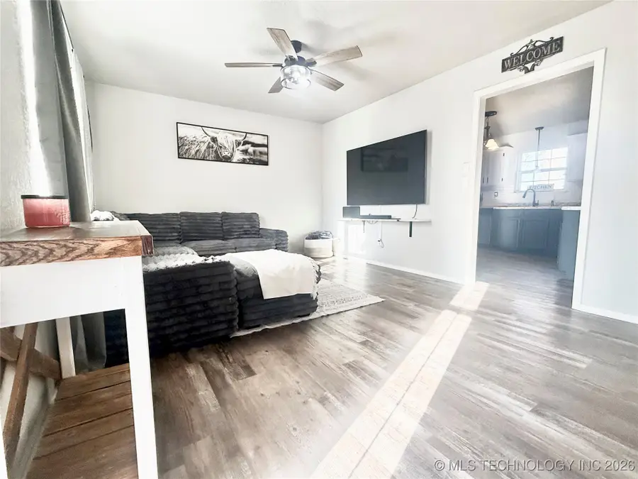 652 E Main Street, Collinsville, OK 74021 - Image #2