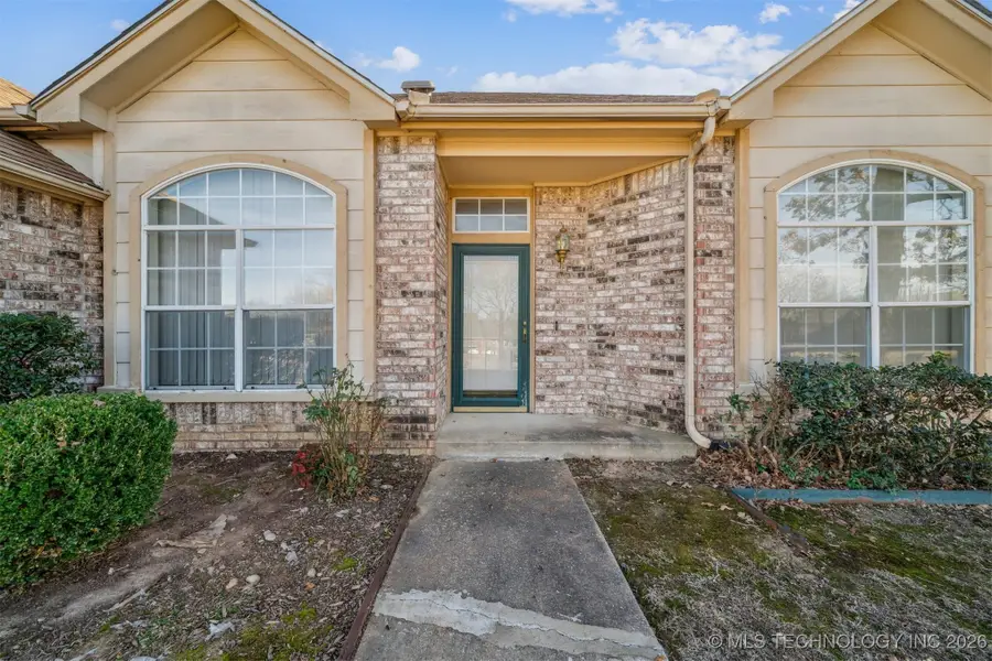 6607 Silver Oak Terrace #W, Tulsa, OK 74107 - Image #2