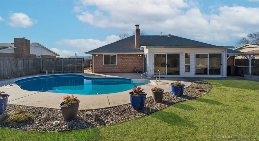 612 Westwood Drive, Claremore, OK 74017 - Image #2