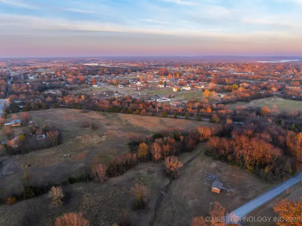 2 N Wagoner Avenue, Wagoner, OK 74467