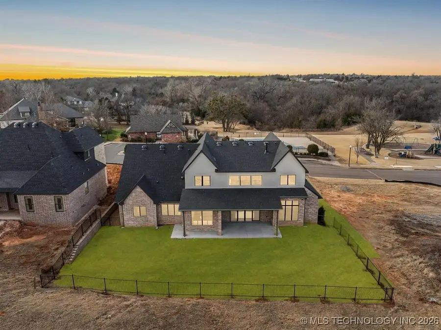 3100 Fountain Creek Drive, Edmond, OK 73034 - Image #2