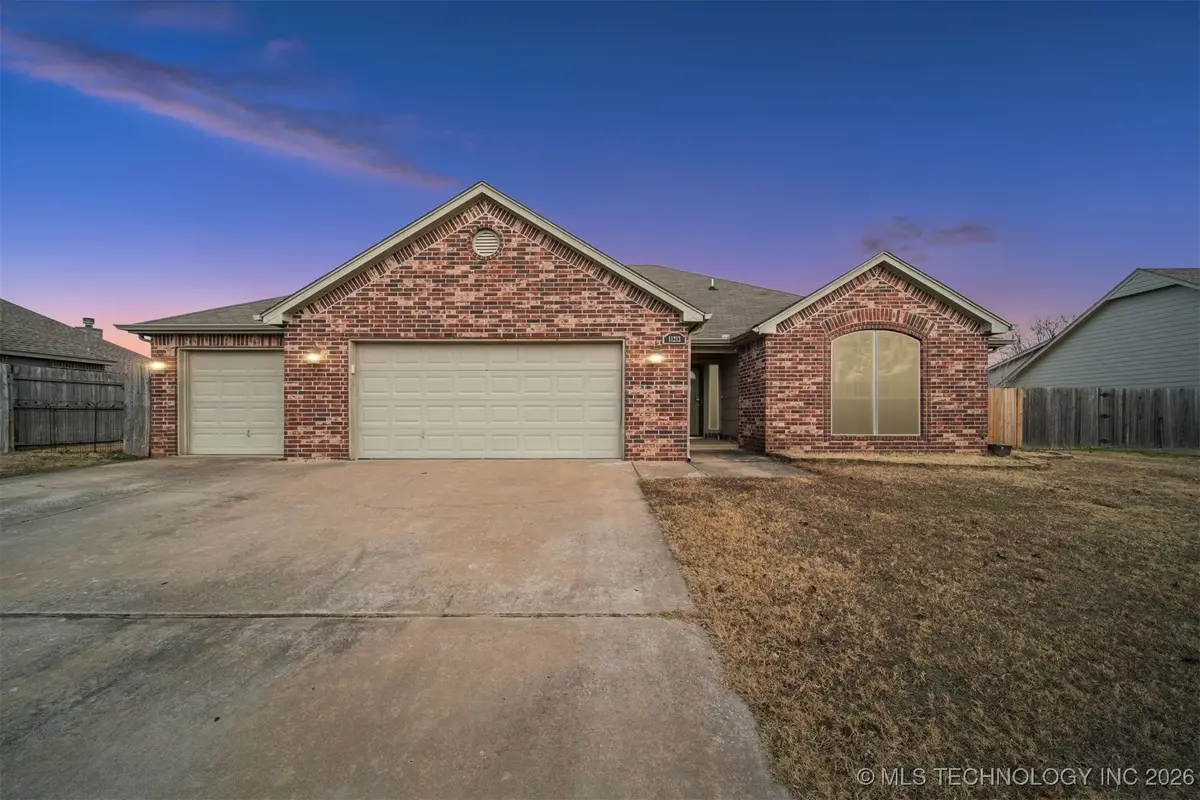 11213 S 275th East Avenue, Coweta, OK 74429 - Image #1